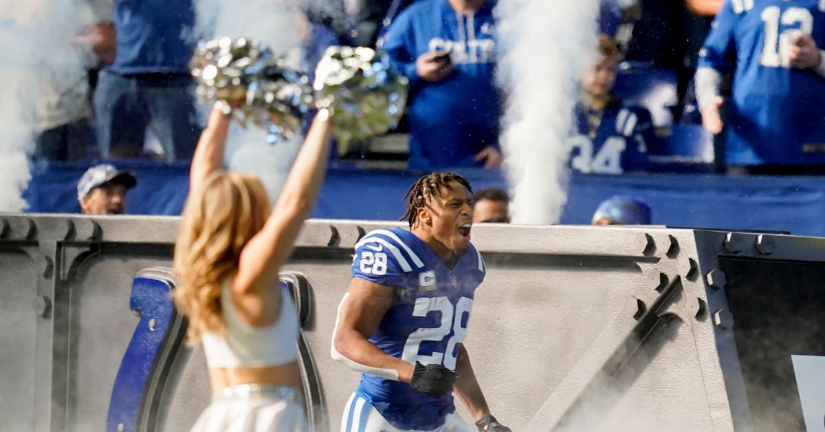 Pandemic means changes for Colts cheerleaders 