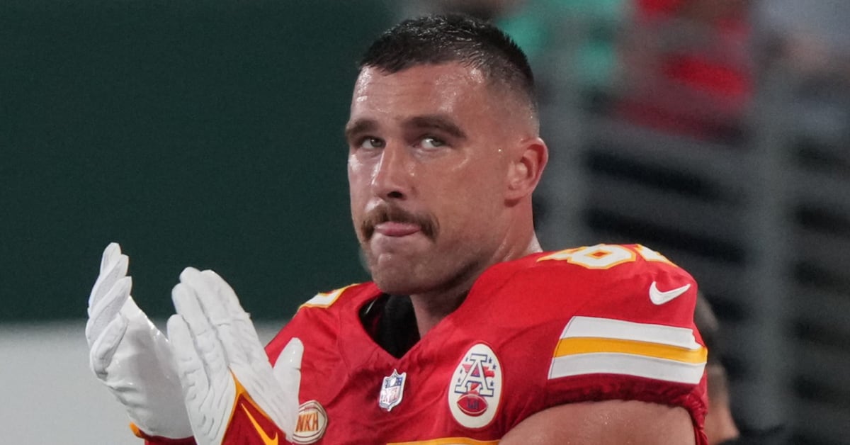 Taylor Swift Supports Travis Kelce at Chiefs-Jets Game – Billboard