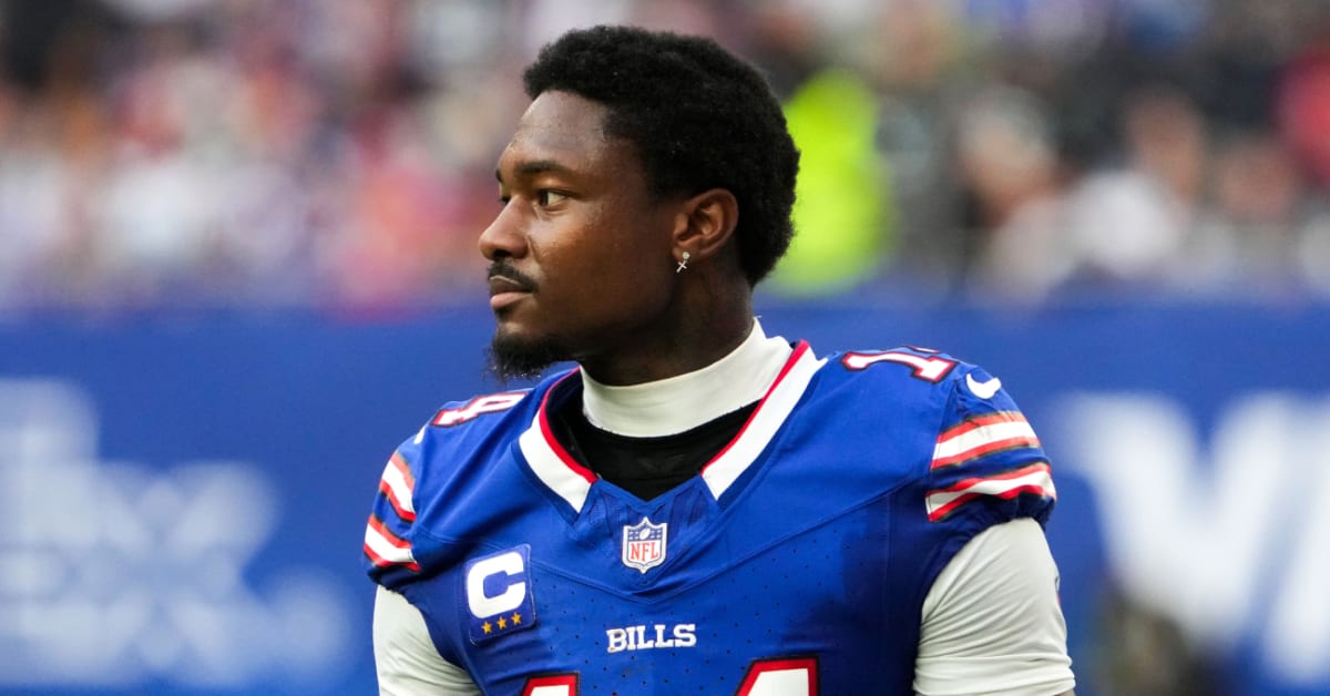 Bills’ Stefon Diggs Was Seen Angrily Spiking a Tablet During ...