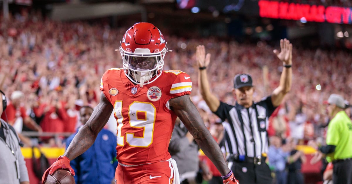KC Chiefs vs. LV Raiders Week 16 Injuries and Inactives: Who's In, Who's  Out? - Sports Illustrated Kansas City Chiefs News, Analysis and More