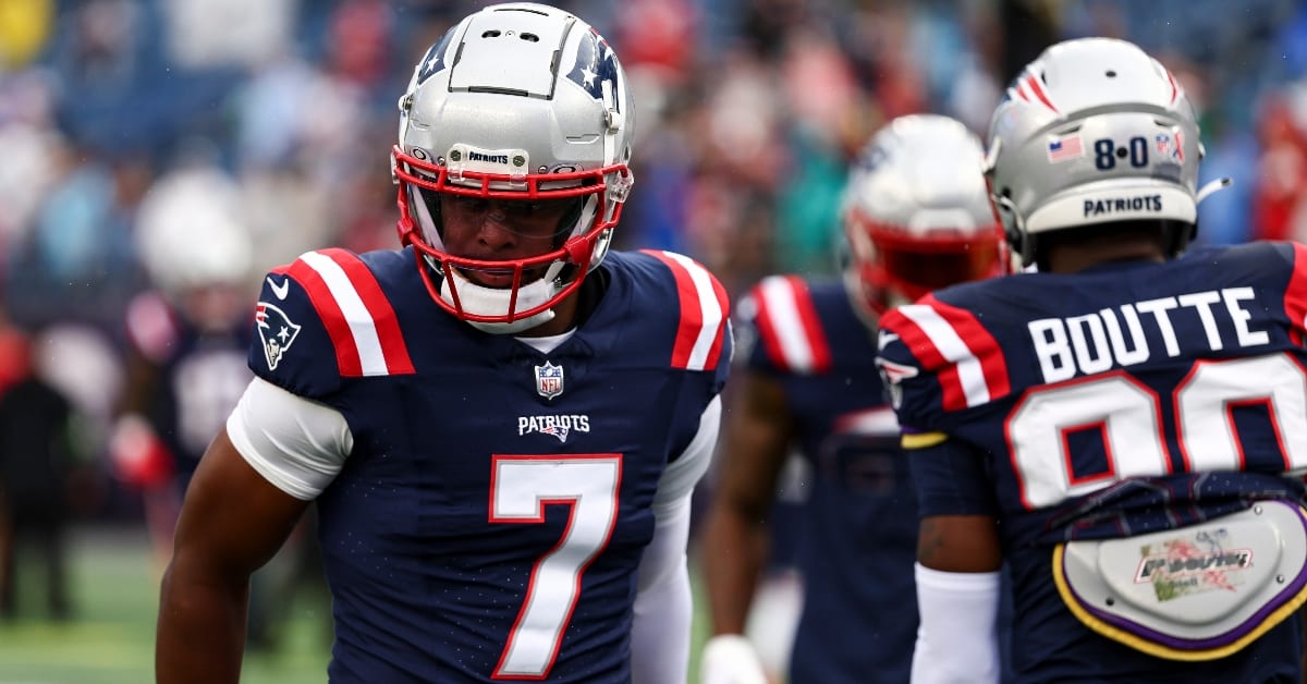 Analysis: Patriots WR Jakobi Meyers, RB Rhamondre Stevenson Questionable  for Sunday's Game vs. Raiders