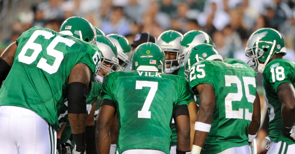 Philadelphia Eagles: First look at Kelly green jerseys revealed