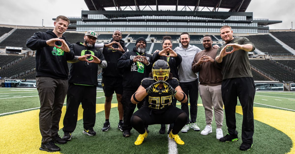 Oregon Recruiting: All-American DL Jericho Johnson Commits to Oregon ...