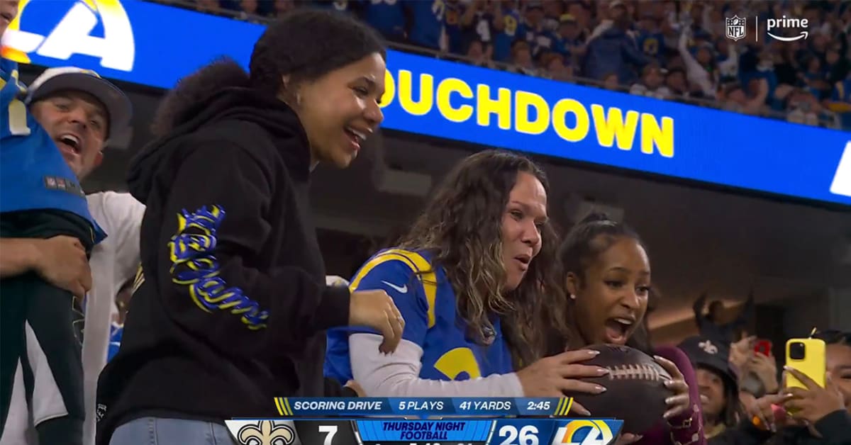 Rams’ Kyren Williams Celebrates TD By Tossing Football To Mom In ...