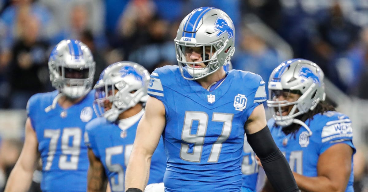 Detroit Native Aidan Hutchinson Has Emotional Moment Taking in Lions