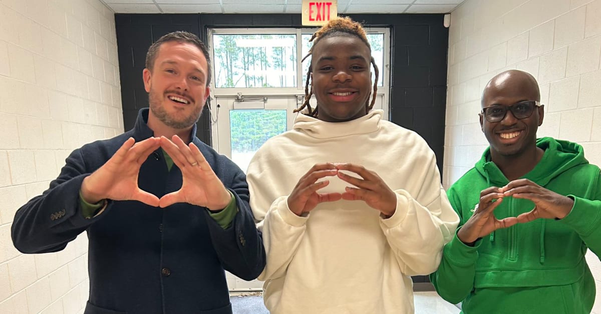 Oregon Recruiting 2025 DL Trajen Odom Quick to Schedule Oregon Ducks