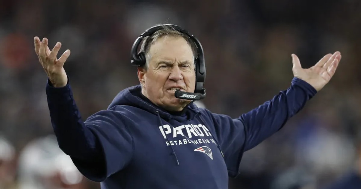 New England Patriots Robert Kraft Reacts To Bill Belichick S Lack Of   Patriots   Bill Belichick Arms Raised 