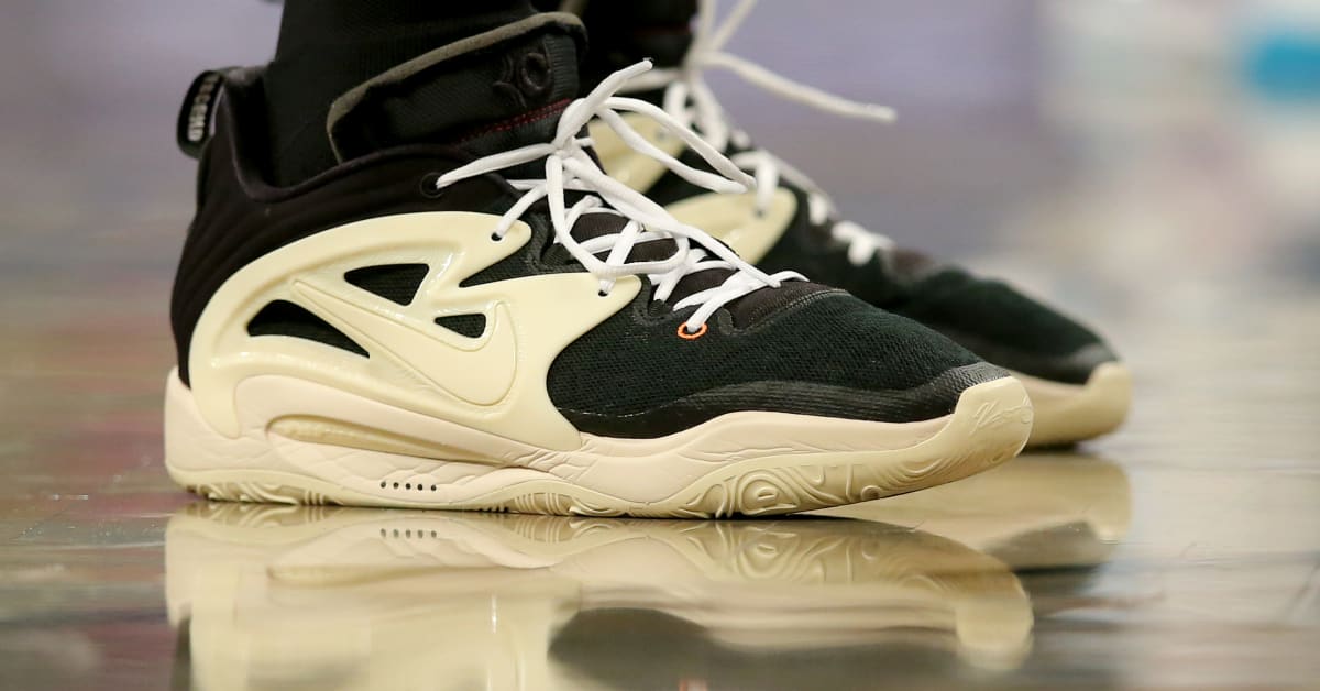 Nike​ KD15 (Team) Black/White/Black Men's Basketball Shoe
