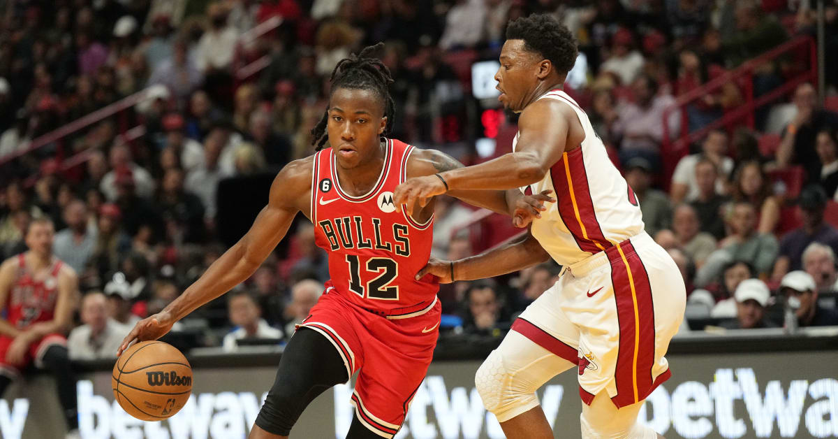 Ayo Dosunmu Impresses in Bulls Season-Opening Win Over Heat