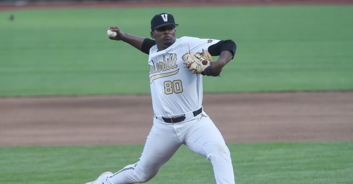 Texas Rangers shake up first round, take Kumar Rocker third, after