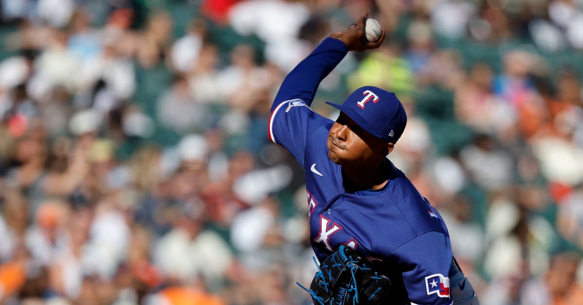 Rangers activate former closer Jose Leclerc from IL