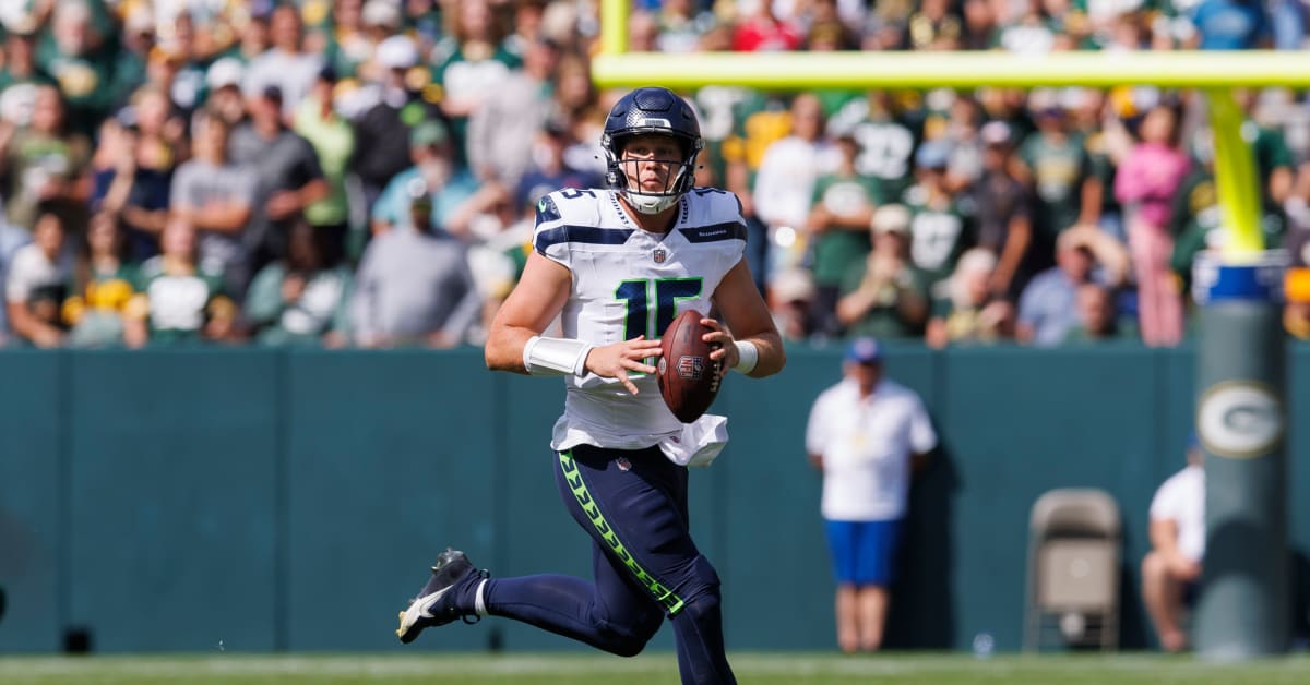 Undrafted rookie Ahlers has inside track on Seahawks' 3rd QB job