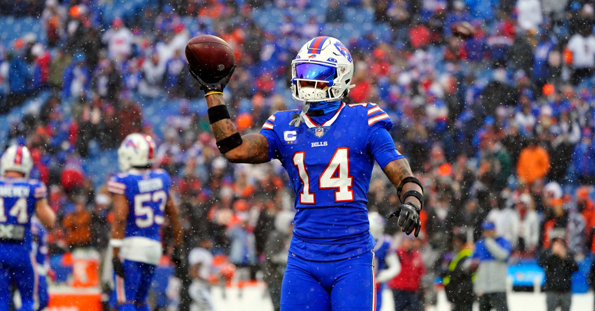 NFL 2022/23: Buffalo Bills wide receiver Stefon Diggs gets into heated  sideline exchange with quarterback Josh Allen, storms out of locker room  after home AFC Divisional Playoff loss to Cincinnati Bengals, playoff