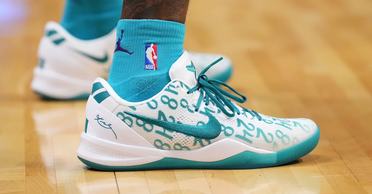 Fans Get First Look at Nike Kobe 8 Protro 'Radiant Emerald' - Sports  Illustrated FanNation Kicks News, Analysis and More