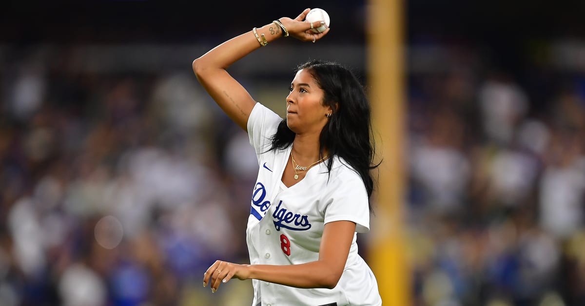 nataliabryant threw the first pitch ahead of the @dodgers' game for their  'Lakers Night' in a Nike Kobe 6 inspired by the Dodgers…