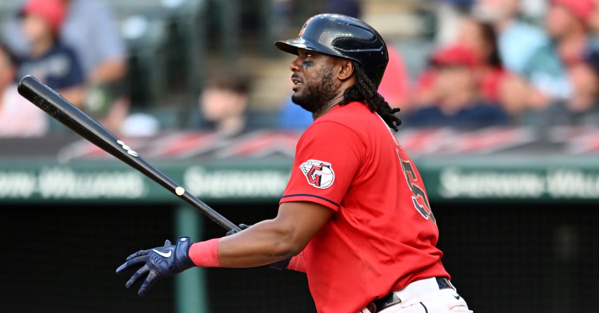 Cleveland Guardians sign Josh Bell, hope to take 'next step' in 2023