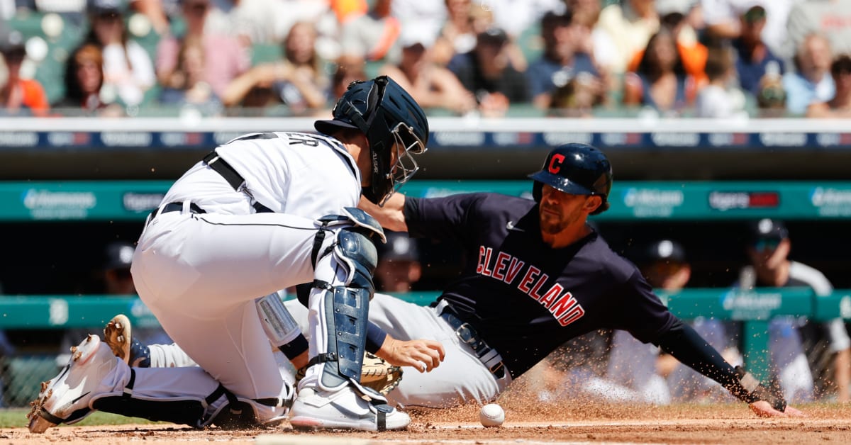 Javier Baez signed with Tigers one year ago, as lockout deadline