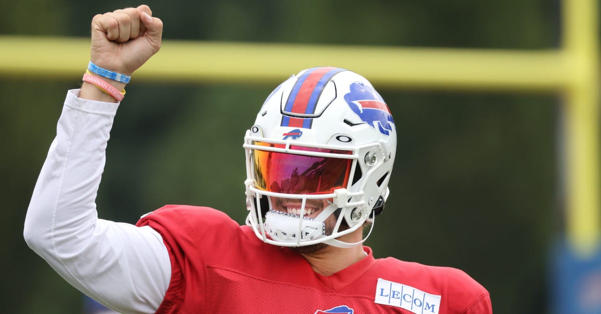 Buffalo Bills quarterback Josh Allen (17) throws the ball during an NFL  football preseason game against the Chicago Bears, Saturday, Aug. 26, 2023,  in Chicago. (AP Photo/Melissa Tamez Stock Photo - Alamy