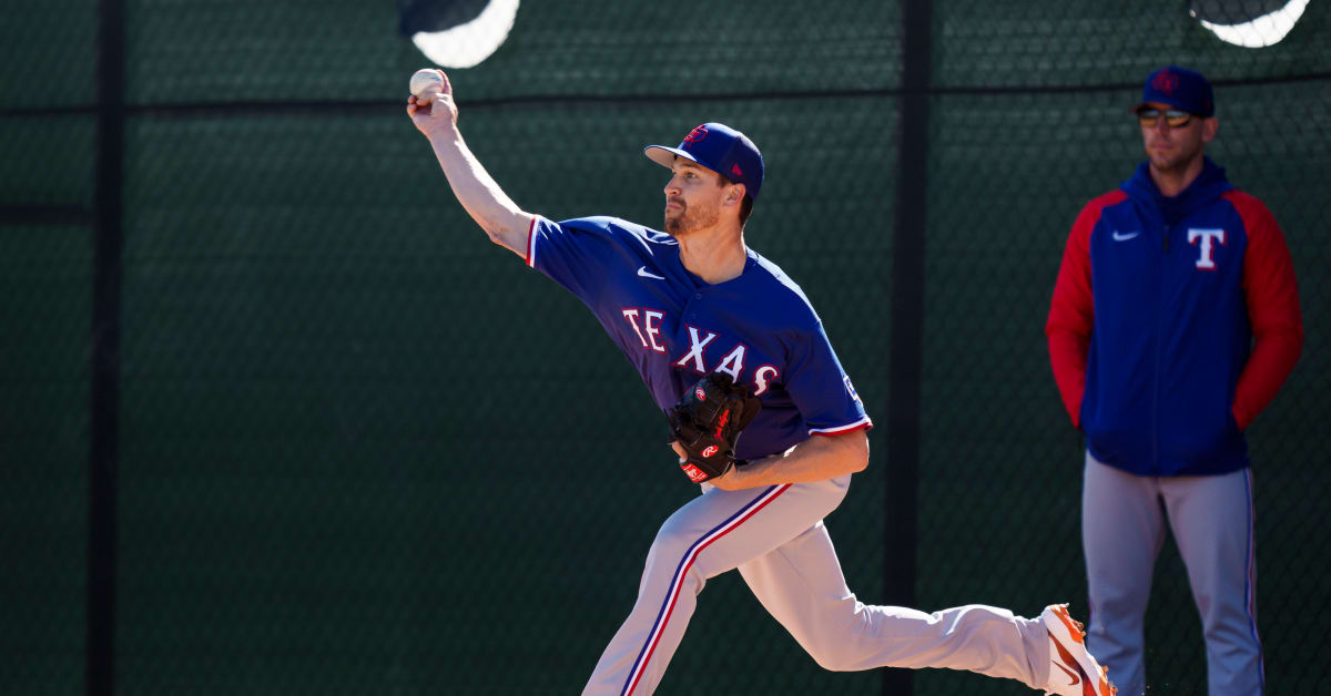 Jacob DeGrom Throws First Bullpen With Texas Rangers at 2023 Spring  Training