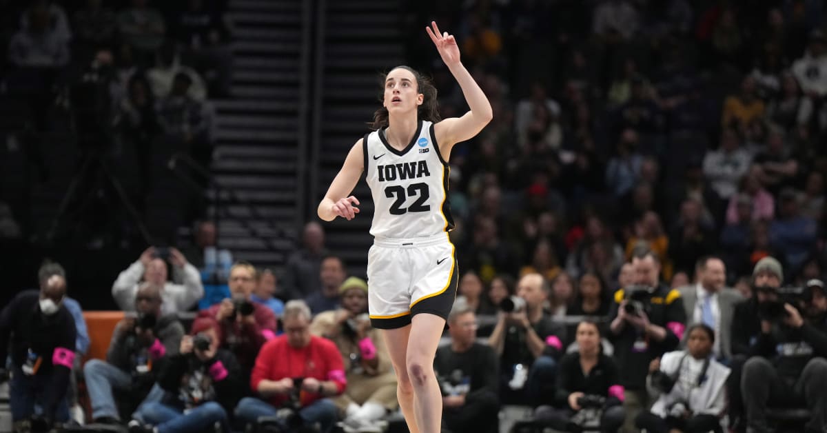 Caitlin Clark is Wearing Nike Kobe Shoes in NCAA Tournament - Sports ...