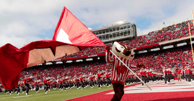 Wisconsin football offers five players in the 2024 and 2025 classes