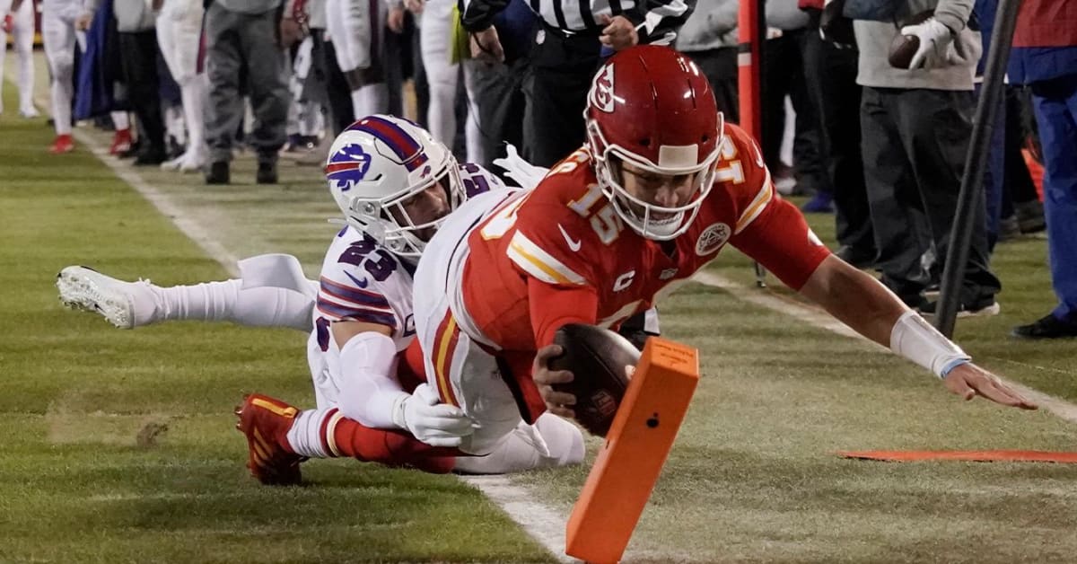 Bills and Chiefs trade shots; tied at halftime