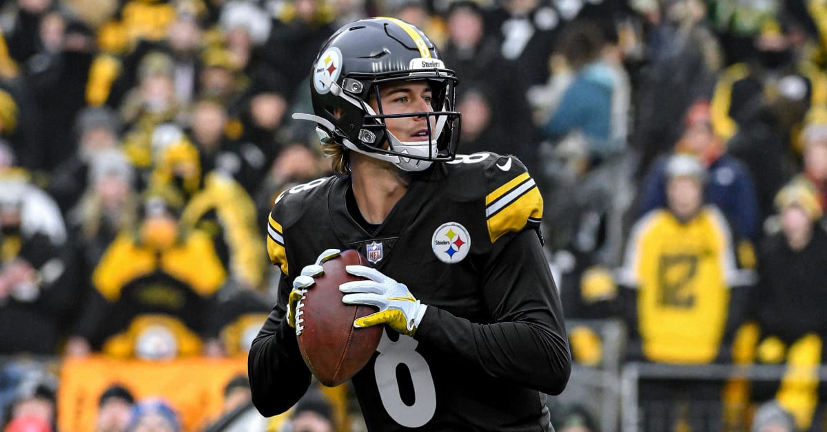 Steelers Take Kenny Pickett, First QB Off Board in 2022 NFL Draft - Sports  Illustrated