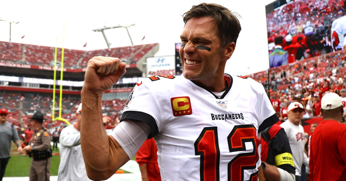 Tom Brady helps boost Buccaneers' playoff chances with win over Vikings