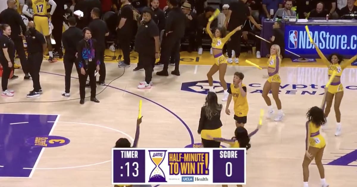 Pregame with the Schröder family💜 🎥: @Lakers