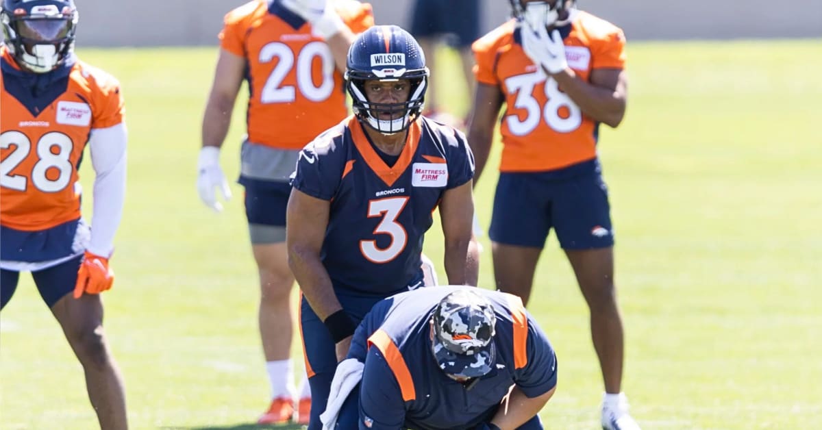 Denver Broncos: 10 photos of Russell Wilson at OTAs