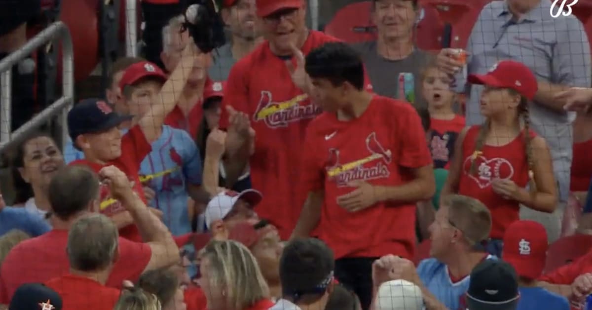 Young Cardinals Fan Saved His Buddy's Face With Heroic Catch on Foul Ball -  Sports Illustrated