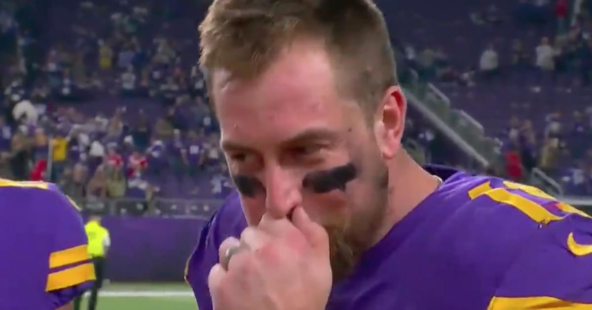 Vikings' Adam Thielen spits out victory turkey after Thanksgiving win over  Patriots: 'It's a little dry'