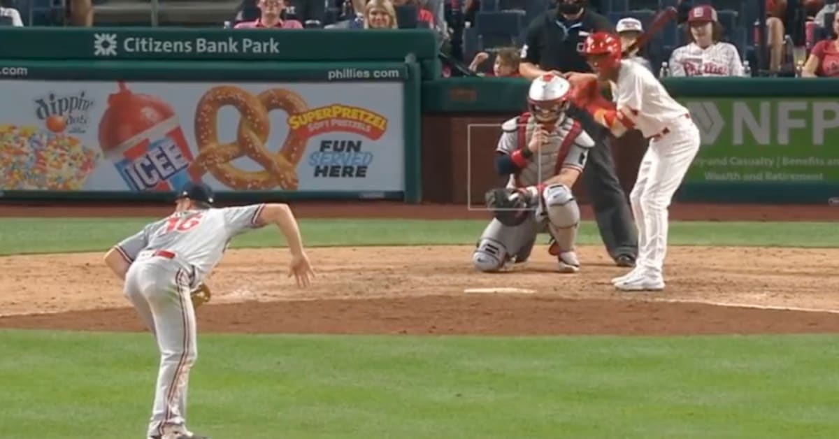 Twins' Jordan Luplow does Craig Kimbrel impression on mound