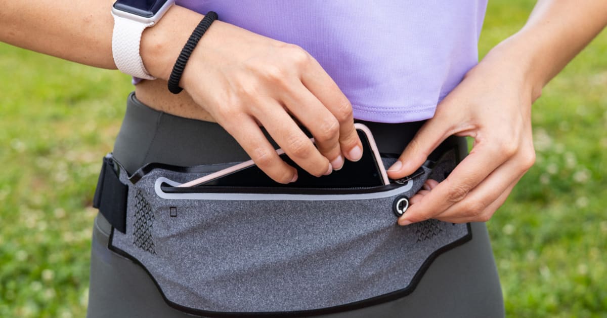 15 Best Running Belts That Are Compact And Super Lightweight