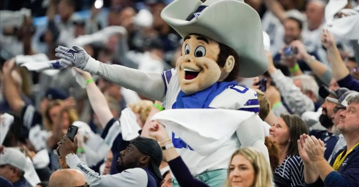 Rowdy, the Dallas Cowboys mascot is displayed on the large video