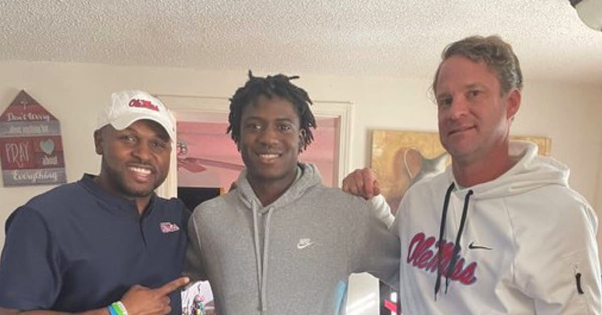 Ole Miss signee A.J. Brown inks with San Diego Padres, will still play  football - The Oxford Eagle
