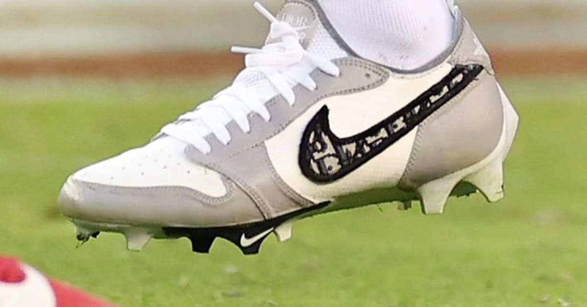 Deebo Samuel Wears Dior x Air Jordan 1 Low Cleats - Sports