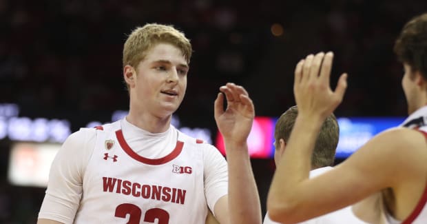 Wisconsin basketball: Badgers win third game in France 78-47