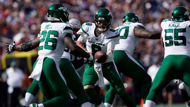 WATCH: If Sam Darnold Sits, Jets Need Throwback Game From Luke Falk vs.  Eagles - Sports Illustrated New York Jets News, Analysis and More