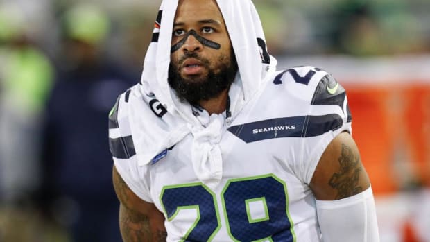 Earl Thomas Explains Why He Flipped Off Seahawks Sideline