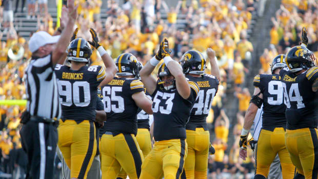 Iowa Vs Illinois Live Stream Watch Online Tv Channel Time