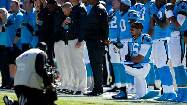 Nfl Players Who Protested During National Anthem In Week 15