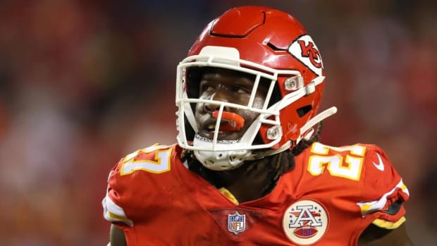 Kareem Hunt Hotel Video Emerges Of February Attack Sports