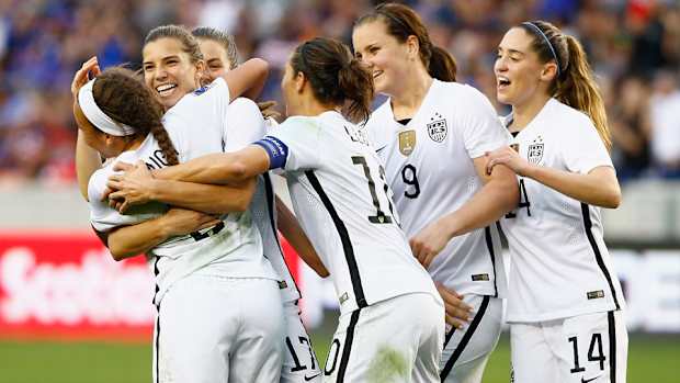 Uswnt Stars Accuse Us Soccer Of Wage Discrimination To Eeoc Sports Illustrated