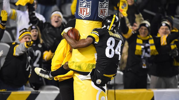 Nfl Cracking Down On Touchdown Celebrations In 2016 Sports