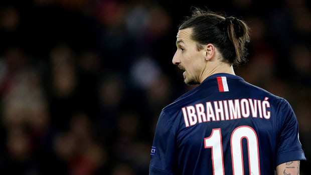 Zlatan Ibrahimovic criticized by coach for removing jersey ...