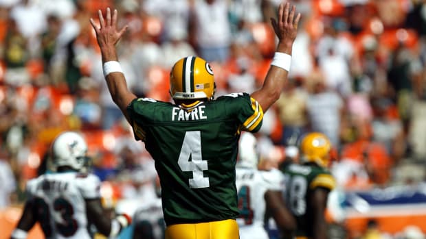 favre hall of fame jersey