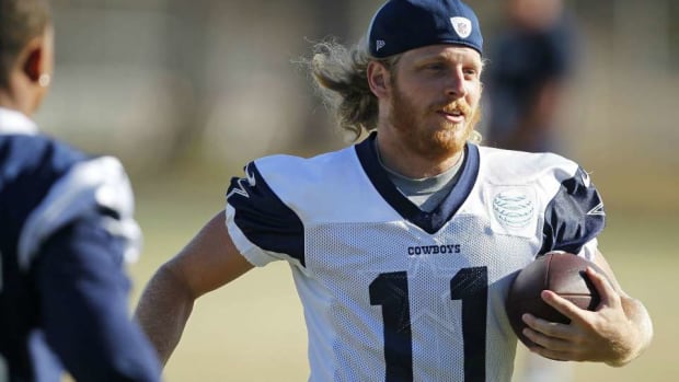 Cole Beasley editorial image. Image of uniform, beasley - 178490670