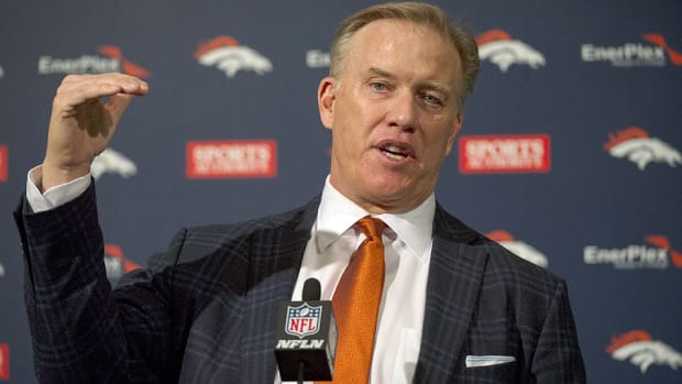 John Elway Hand Disorder Reveals Dupuytrens Contracture Diagnosis Sports Illustrated