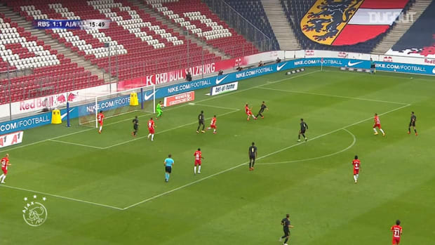 Antony smashes home against Red Bull Salzburg